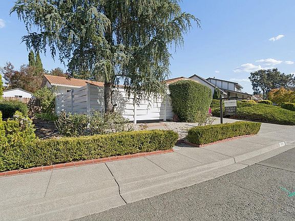 3rd image of 308 Dapple Drive
