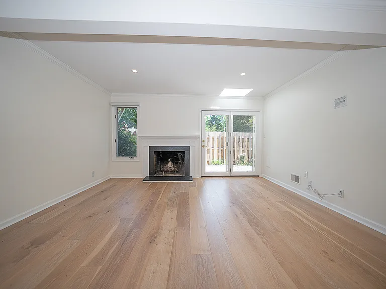 116 Montrose Ave #H — Photo 5