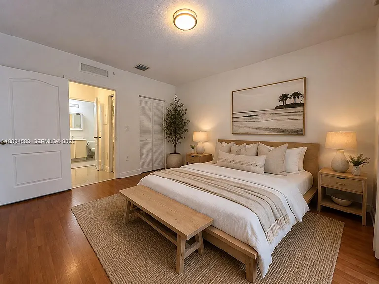 652 NE 63rd St #105 — Photo 5