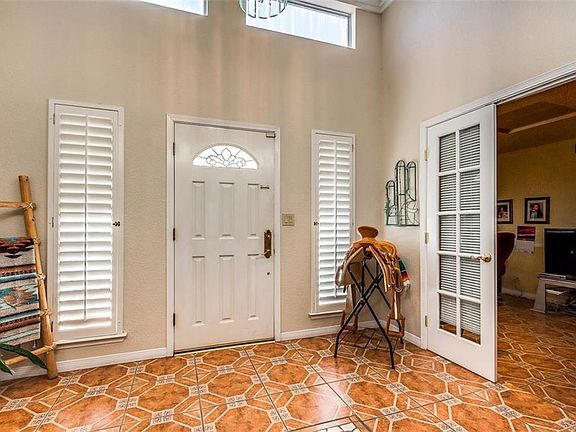 3rd image of 608 Espina Dulce Pl