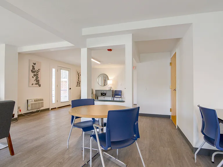 Westwood Glen Commons — Photo 15