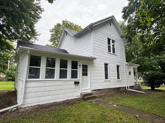 2nd image of 410 3rd St