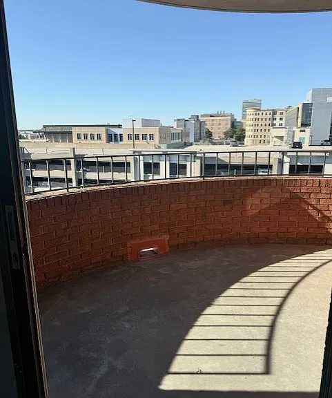 912 Balcony View