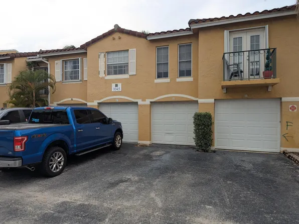 1045 Lake Shore Dr APT 202, Lake Park, FL 33403