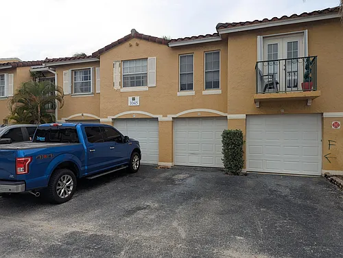 1045 Lake Shore Dr #202 Photo 1