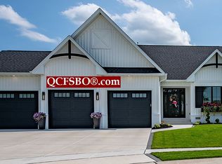 4551 Paddington Cir, Bettendorf, IA 52722