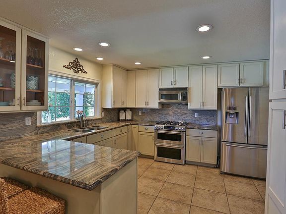 4th image of 6475 Crystal Springs Dr