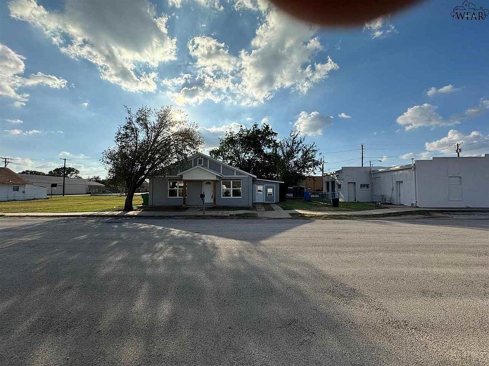203 S Clay St, Henrietta, TX 76365 MLS 170785 Zillow