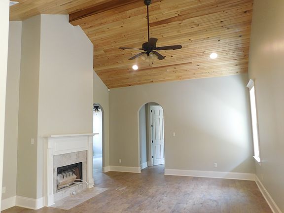 4th image of 102 Harbor Walk Dr