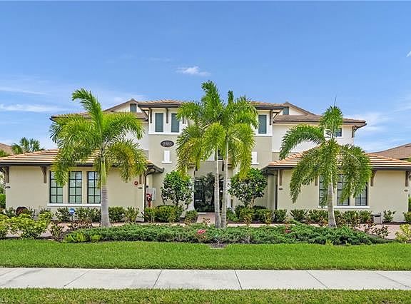 3rd image of 2165 Frangipani Cir #102