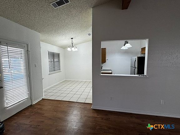 4th image of 5118 & 5122 Colonel Travis St