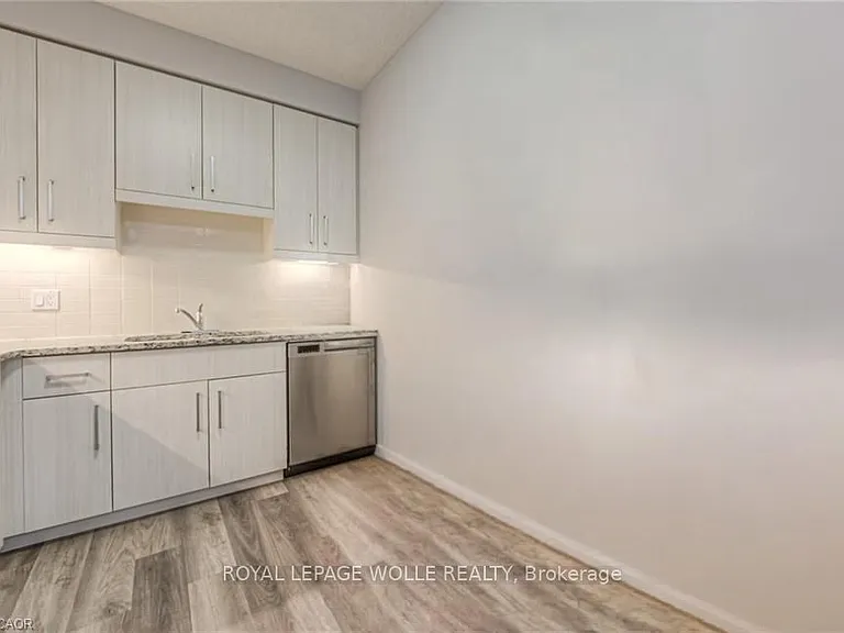54 Bridge St W #1 — Photo 5