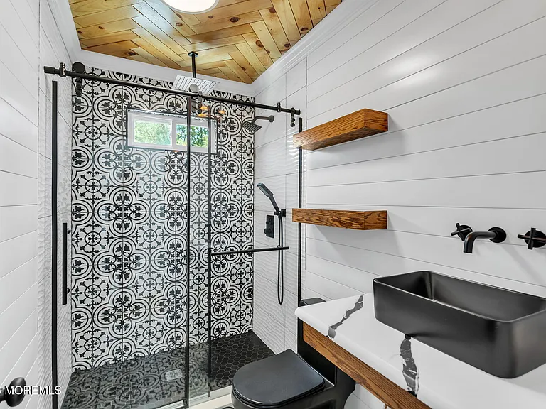 24 Woodlark Rd — Photo 10