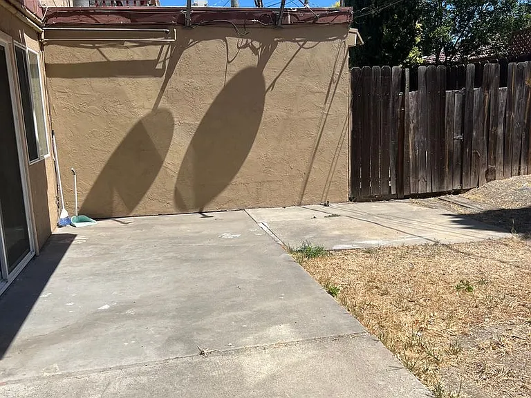 1544 Lincoln Blvd — Photo 2