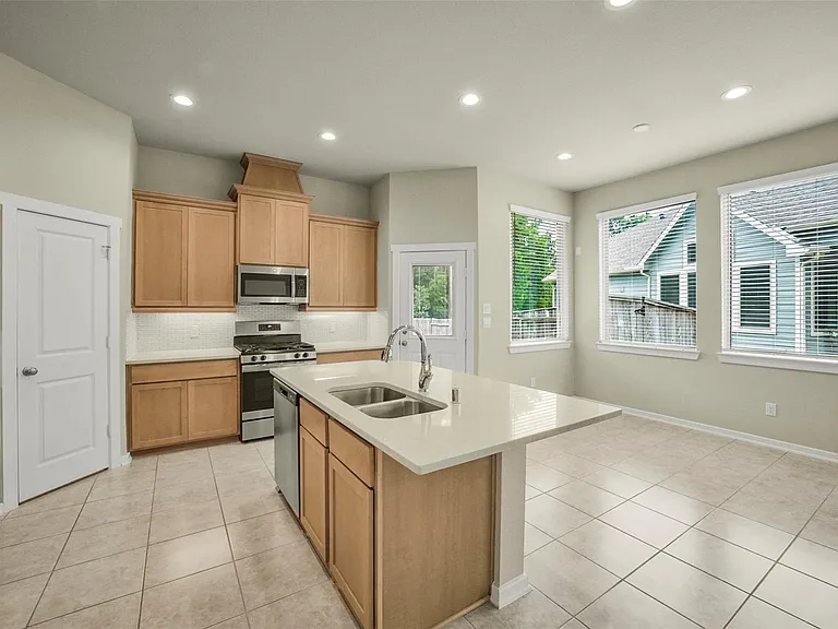 323 N Spotted Fern Dr — Photo 11
