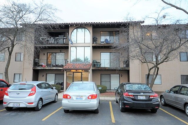 1st image of 21W581 North Ave APT 34