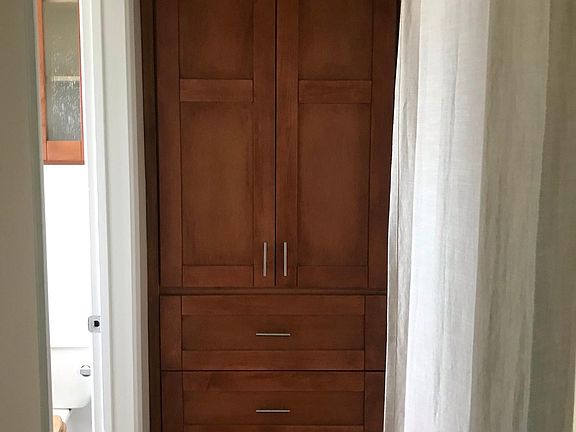 5th image of 234 6th St APT 8