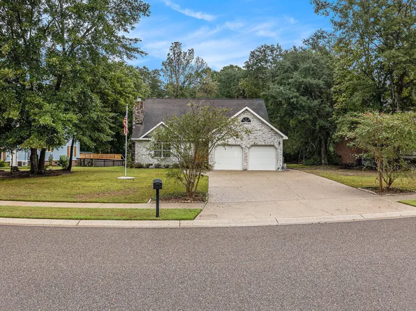 1530 Sterling Oaks Dr, Moncks Corner, SC 29461