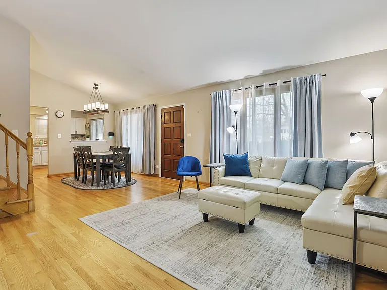105 N Prindle Ave — Photo 4