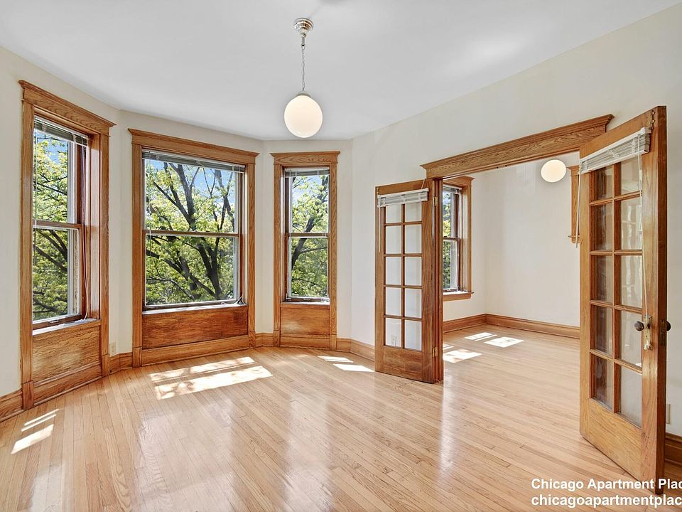 1st image of 854 W Waveland Ave APT 2