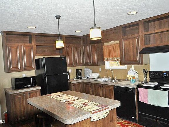 5th image of 6004 Powell River Rd