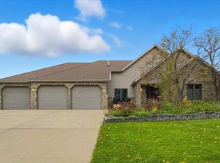 410 Sundown Dr, Avon, MN 56310