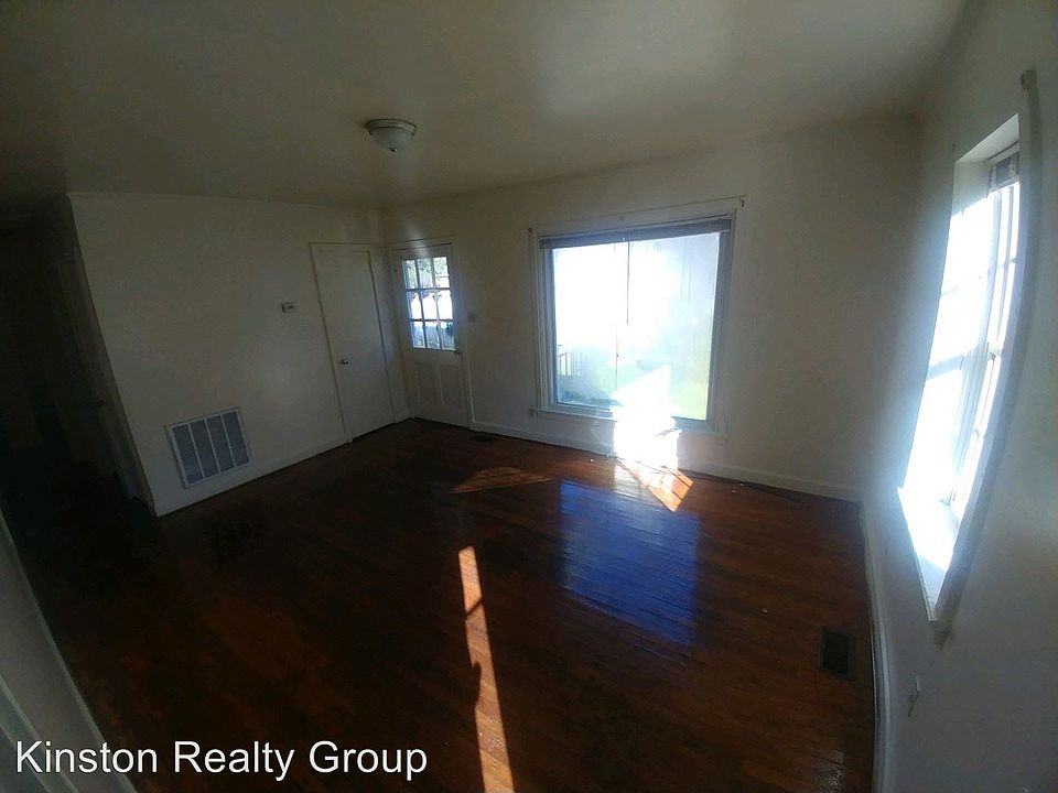 2nd image of 509 Jackson Ln