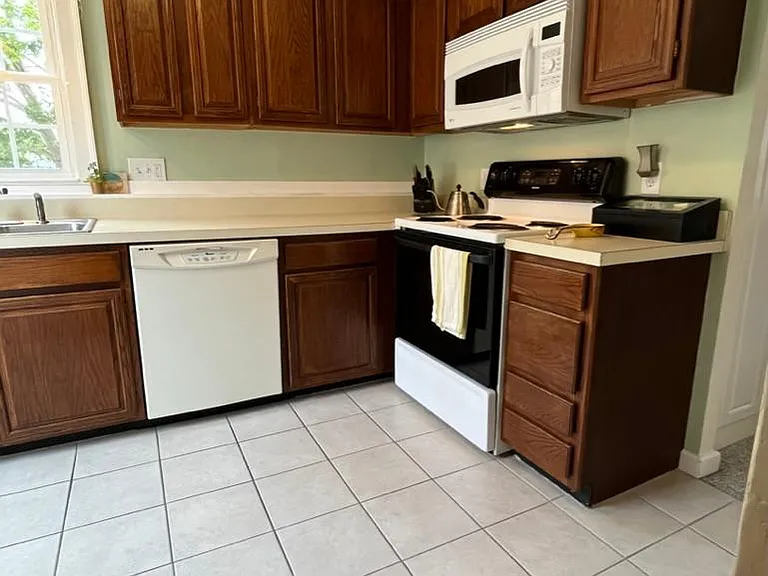31 Broad St #2 — Photo 8