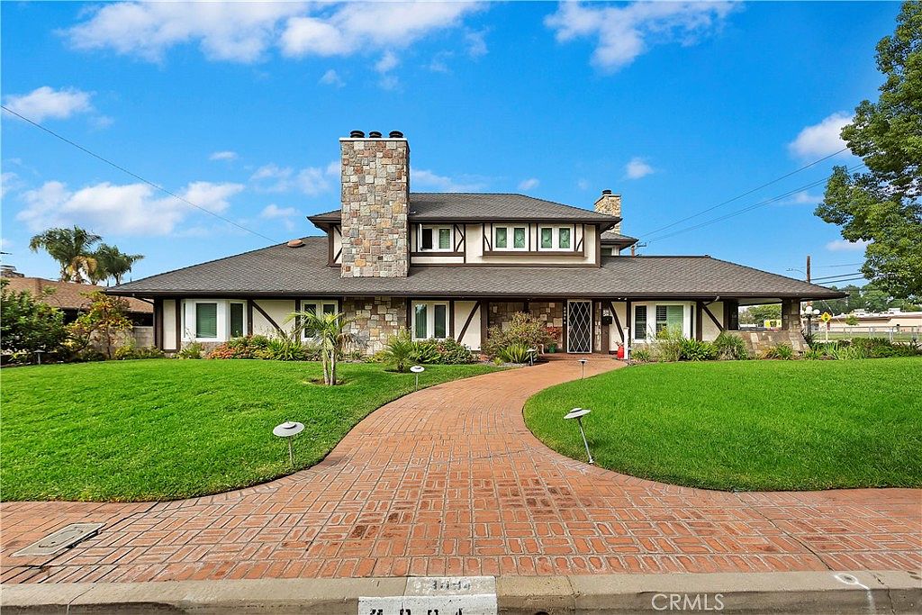 3694 Parkside Dr