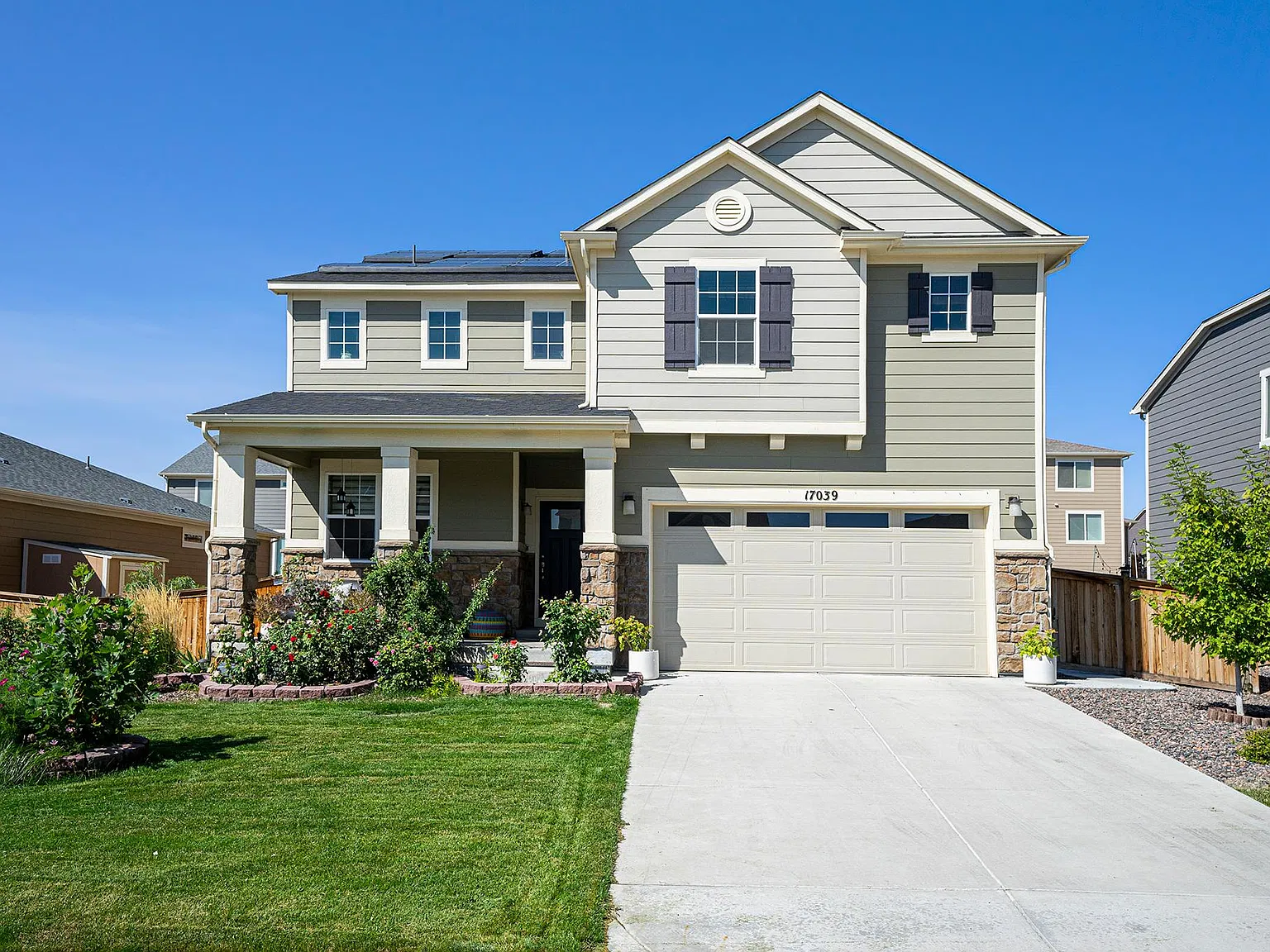 4 bed, 4447 sqft, $3,900 — Photo 1