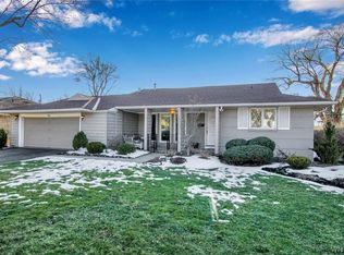 90 Westchester Rd, Williamsville, NY