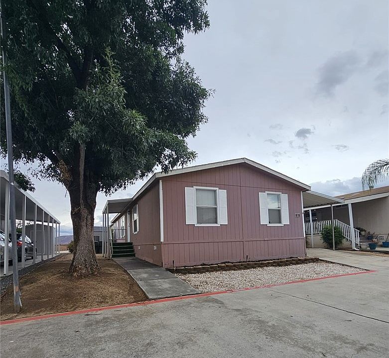 1st image of 913 S Grand Ave Spc 11