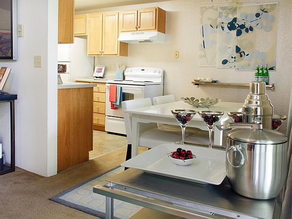 4th image of 812 12th Ave SE APT P5