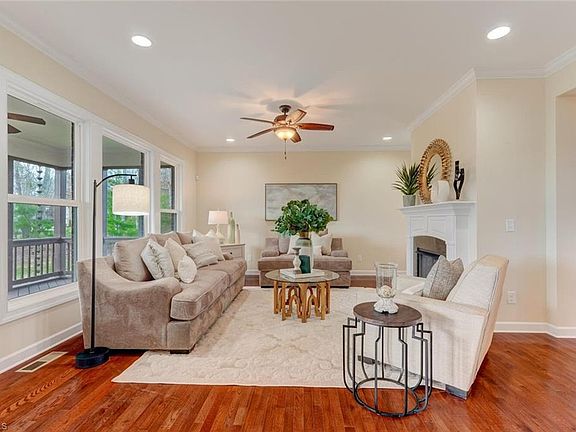 5th image of 7 Towneley Ct
