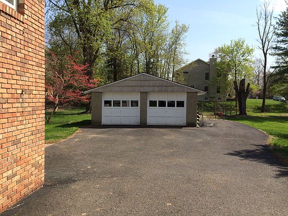 Spacious 2 car garage