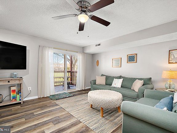 5th image of 320 Gorman Ave