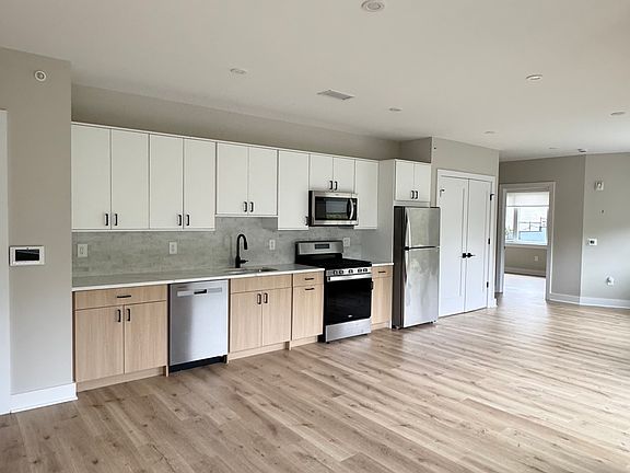2nd image of 203-205 Randolph Ave