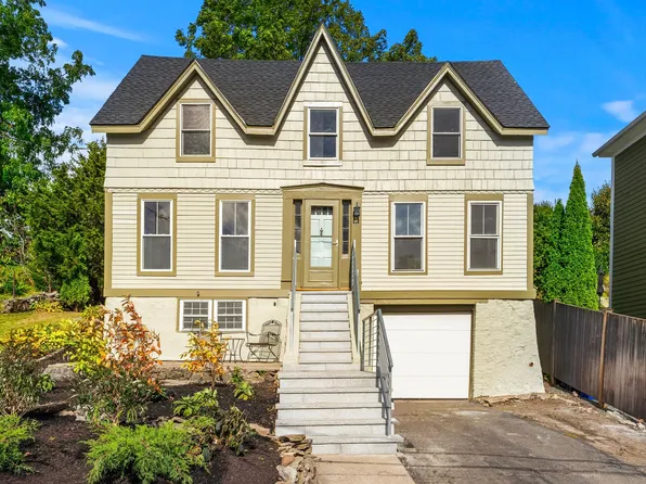 17 Cottage St, Marblehead, MA 01945