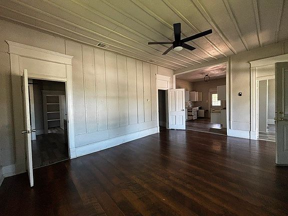 3rd image of 515 SW 15th St