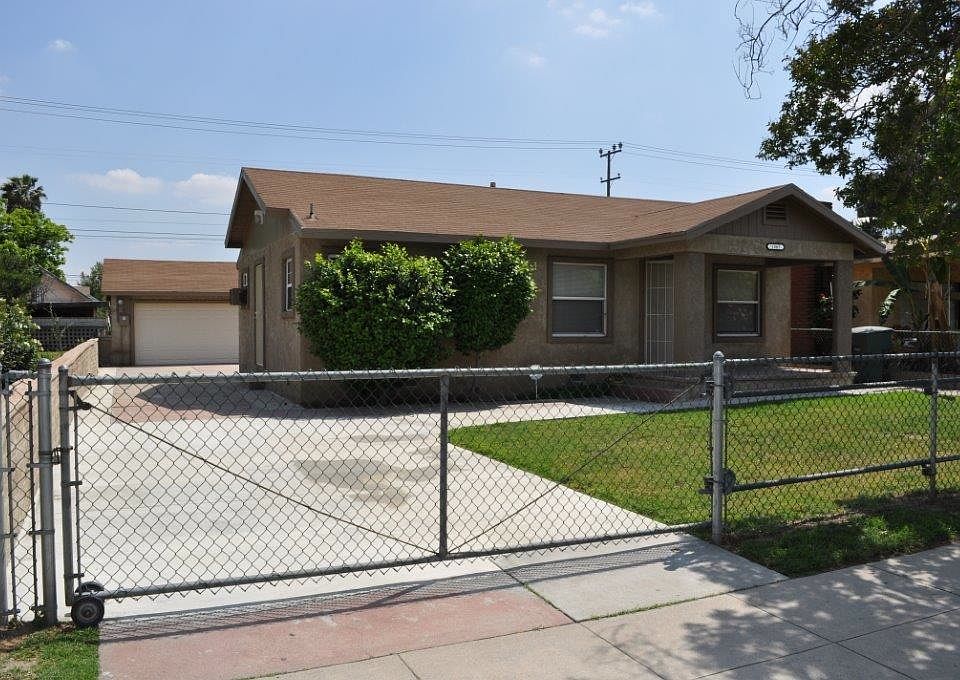 1st image of 1065 W 16th St