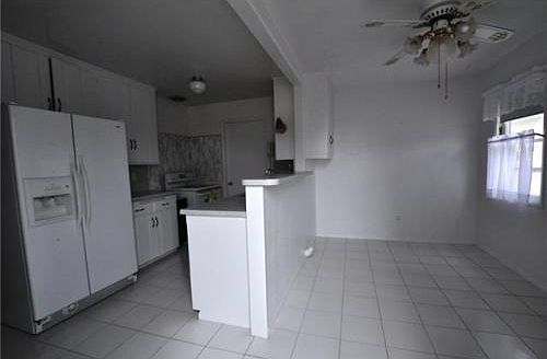 2nd image of 3563 Moccasin Ave
