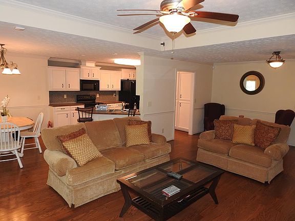 3rd image of 86 Lee Road 0450