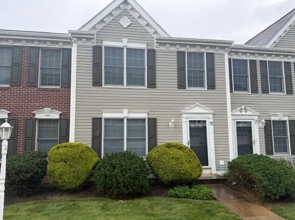 13 Castleview Dr, Mc Kees Rocks, PA 15136