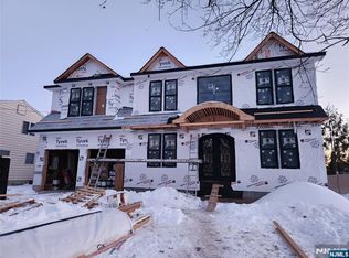 86 Azalea St, Paramus, NJ 07652