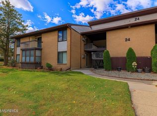 24 Meadow Green Circle #A, Manalapan, NJ 07726