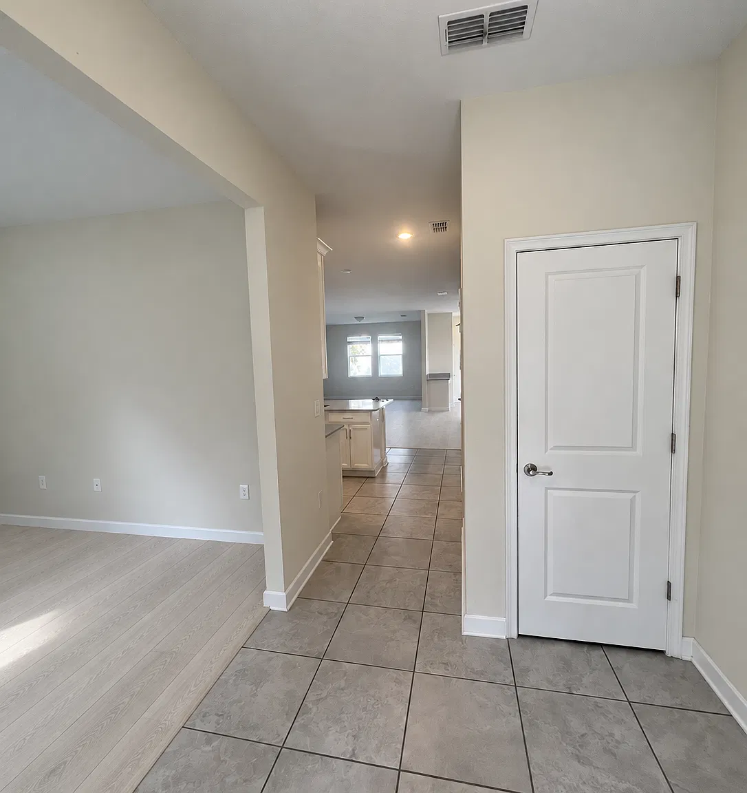 3 bed, 2.5 bath, 2124 sqft, $2,995 — Photo 4