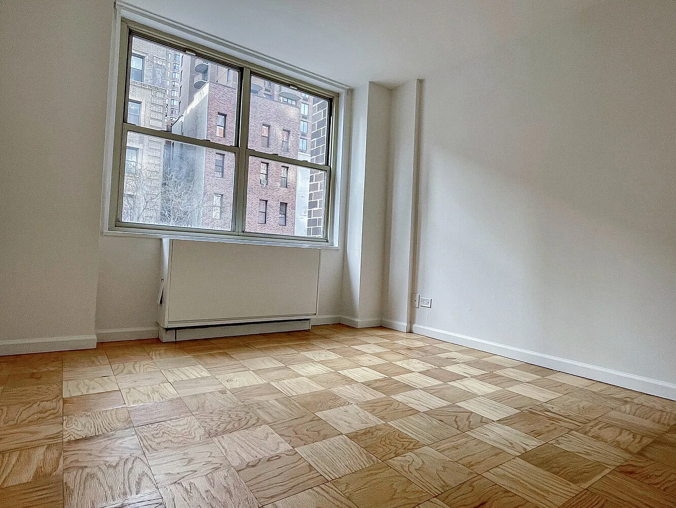 166 East 34th Street — Photo 4