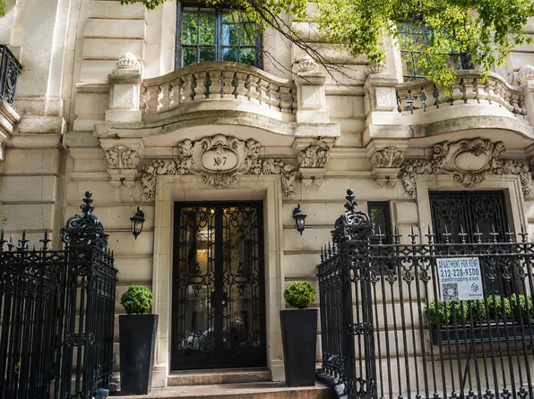 7 East 75th Street image 1 of 13