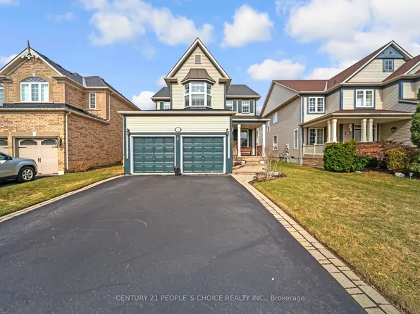 7107 Appletree Ln, Mississauga, ON L5W 1W5