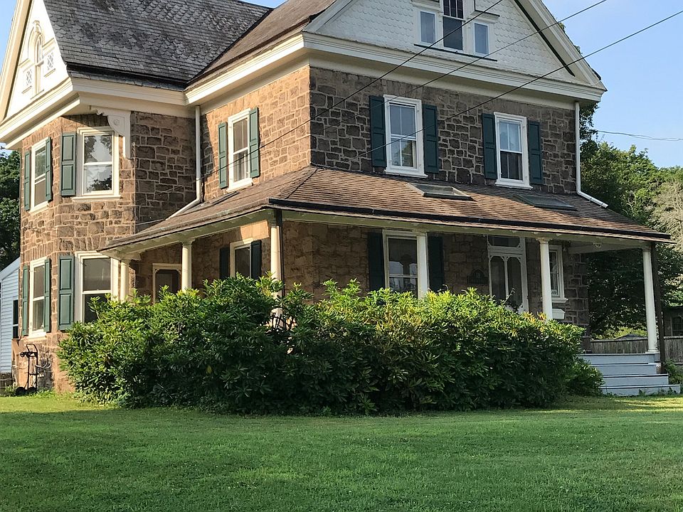 Front of 18 W. Mill Rd.